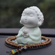 汽车摆件如来佛像 可爱陶瓷车载摆设 车上禅意保平安中控台饰品