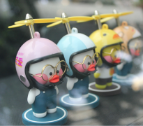 汽车摆件女神款摩托车 可爱车内创意个性饰品 车载卡通批发