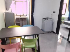 实景拍摄，林后 两房一厅精装，采光通风好！有停车位，家电全新